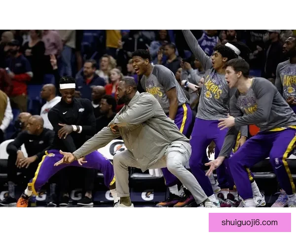 雷霆大胜湖人三十分快攻全场掌控比赛节奏